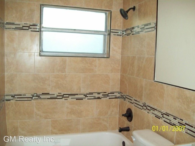 Foto del edificio - 27156 Thorncrest Ave