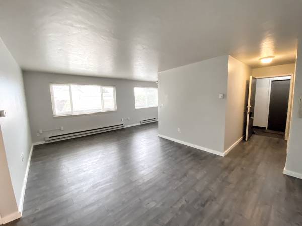 Living room and main entrance - 715 N 85th St