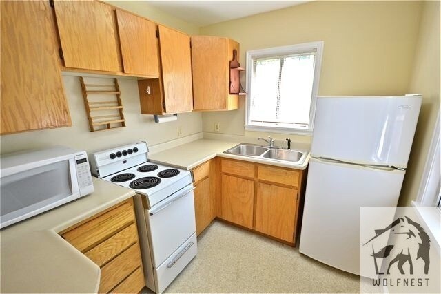 Building Photo - Spacious 1 Bedroom Holladay Apartment