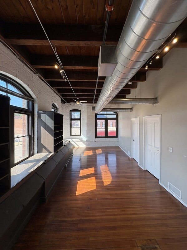 Foto del edificio - 116 N 5th St