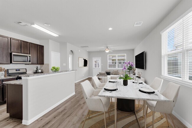 Building Photo - 13534 Luke Pr Ct