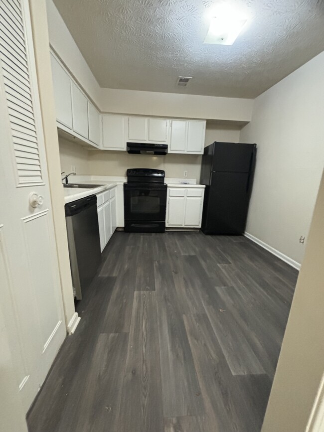 Building Photo - 140 Scandia Cir