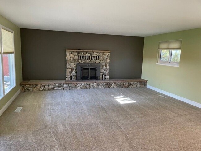 Building Photo - 2113 Michael Drive