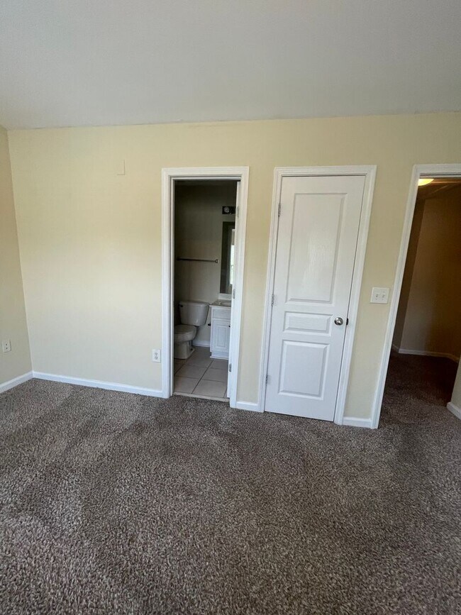 Building Photo - 07-212 Warrior