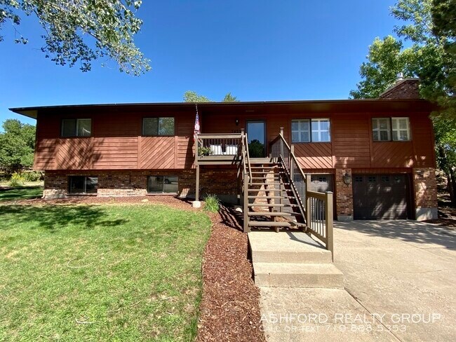 Building Photo - 7425 Delmonico Drive