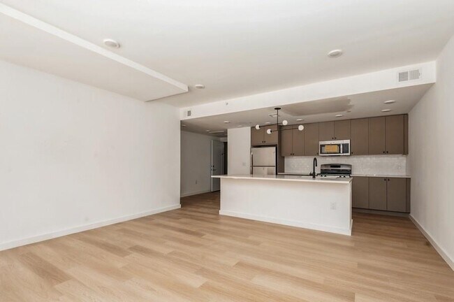 Building Photo - 401 Jackson St