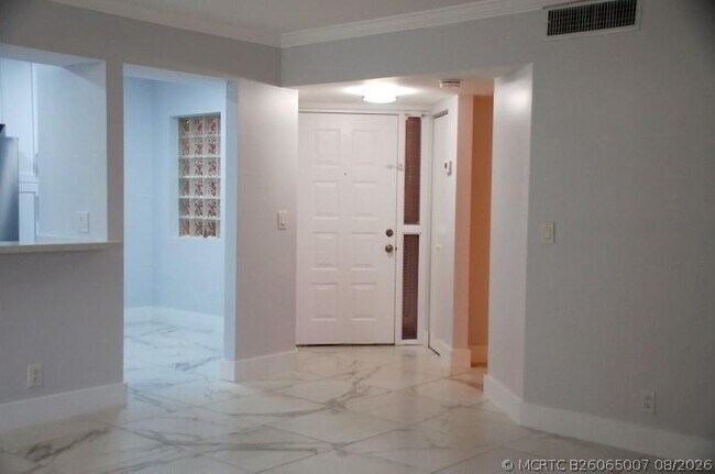 Foto del edificio - 10700 NW 14th St