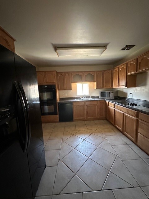 Foto del edificio - 2713 N Northwest Dr