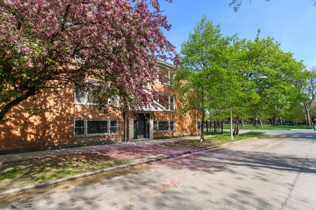 Building Photo - 2128 N Whipple St