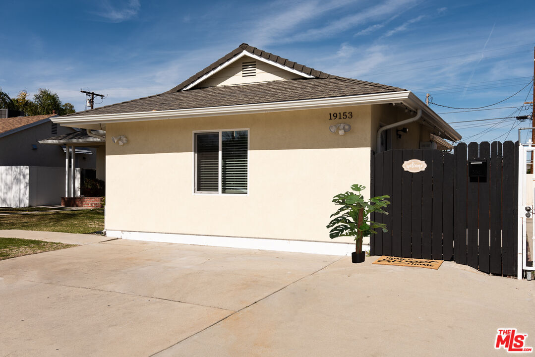 19153 Sylvan St, Los Angeles, CA 91335 Room for Rent in Los Angeles