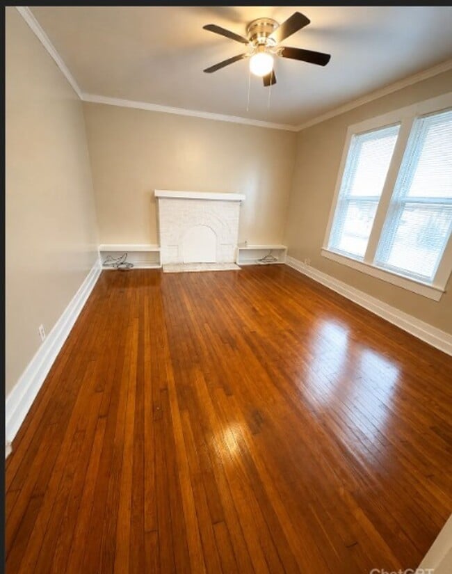 Building Photo - 4325 Woodlawn Ave