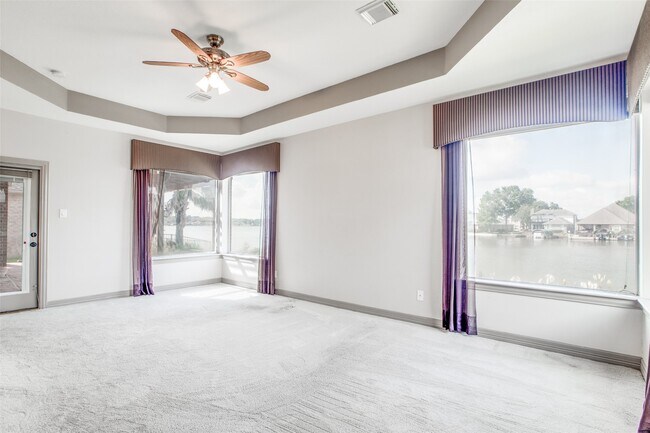 Foto del edificio - 13661 Lakeside Pl Dr