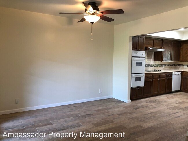 Building Photo - 2 br, 2 bath House - 5655 Pickering Avenue