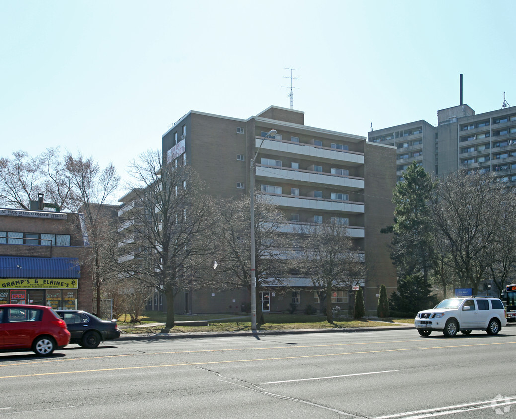 Photo du bâtiment - 3091 Eglinton Ave E