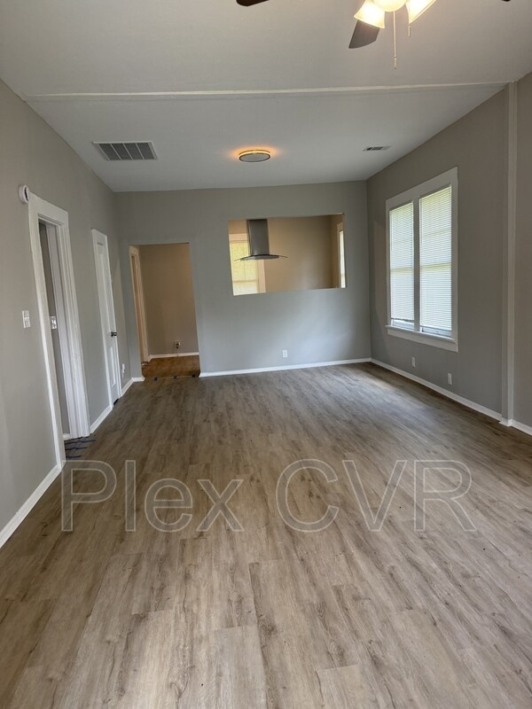 Foto del edificio - 1429 Brewer Ave