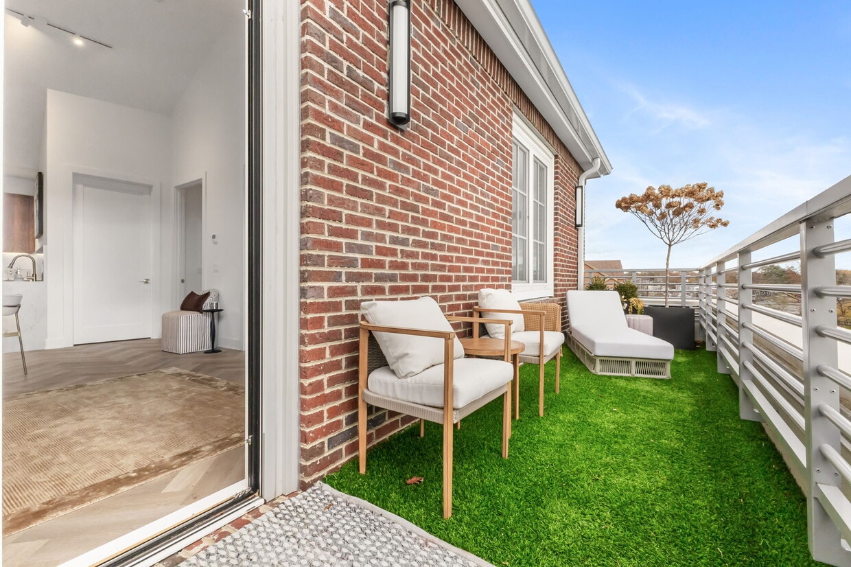 Foto principal - 100 E Putnam Ave