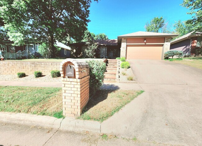 Building Photo - Galloway - Sequiota Area - Glendale Hills ...