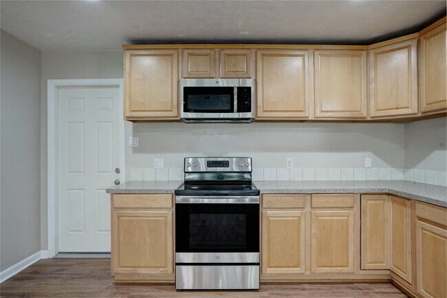 Foto del edificio - 4811 Holly Ln E