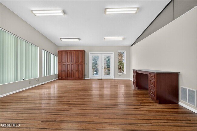 Building Photo - 54 Freemans Bridge Rd