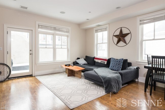 Foto del edificio - 2 br, 1 bath  - 3 Dodge St
