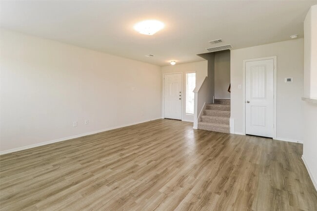 Foto del edificio - 25388 Claremont Hills Ln