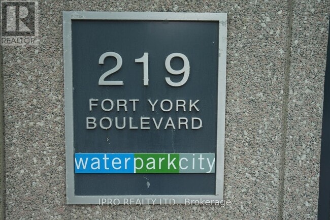 Building Photo - 219-219 Fort York Blvd