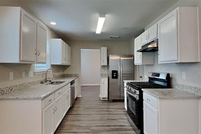 Building Photo - 2502 Fox River Ln