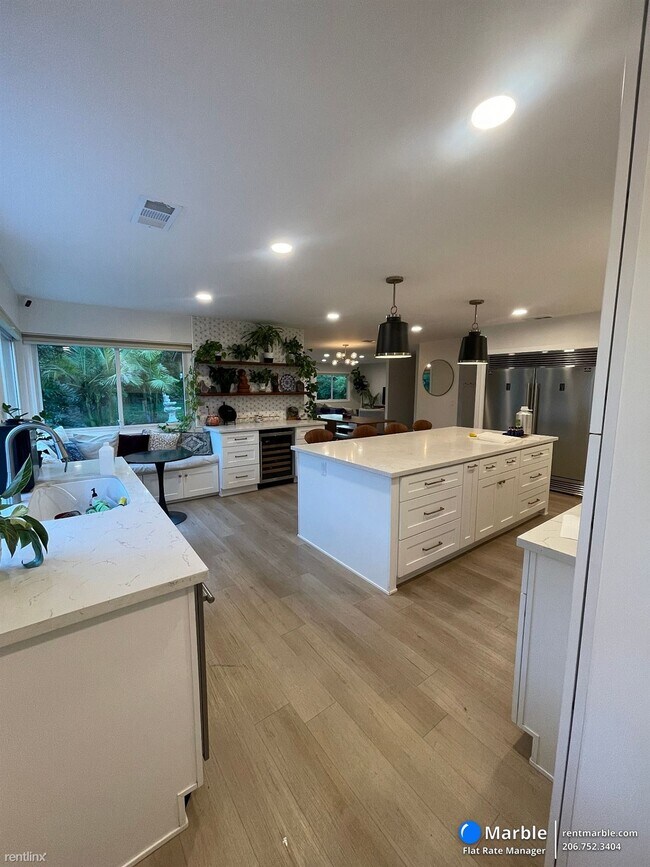 Building Photo - 6 br, 3 bath House - 6177 Lockhurst Dr