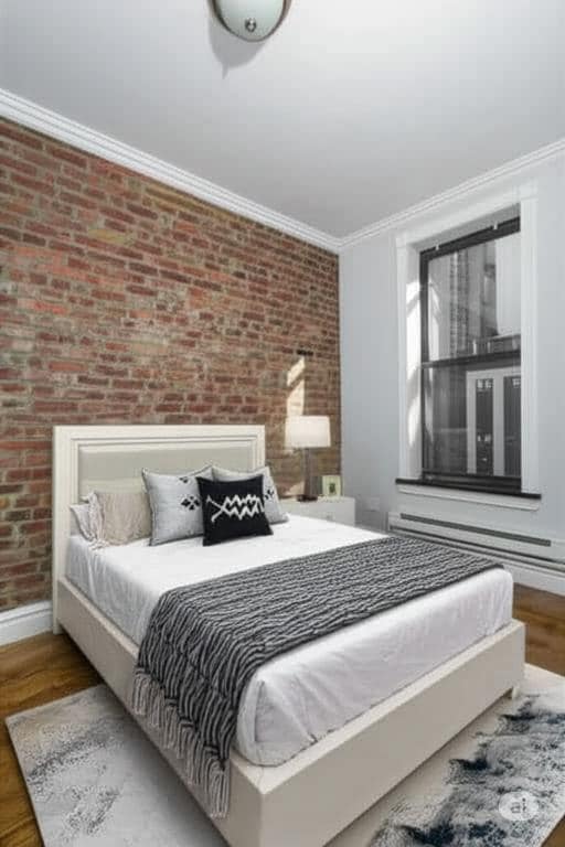 Building Photo - 336 E 18th St