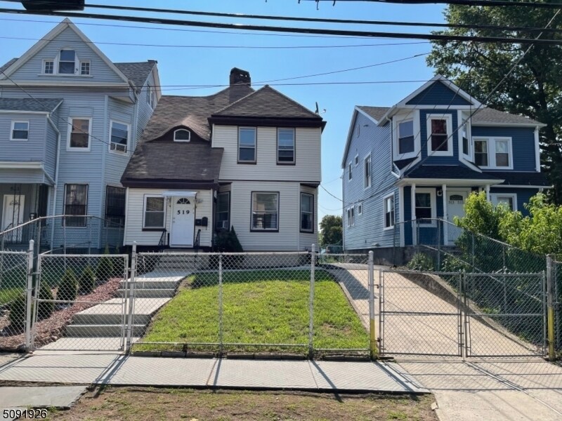 Primary Photo - 517 Summer Ave