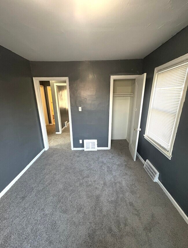 Foto del edificio - 15714 Novara St