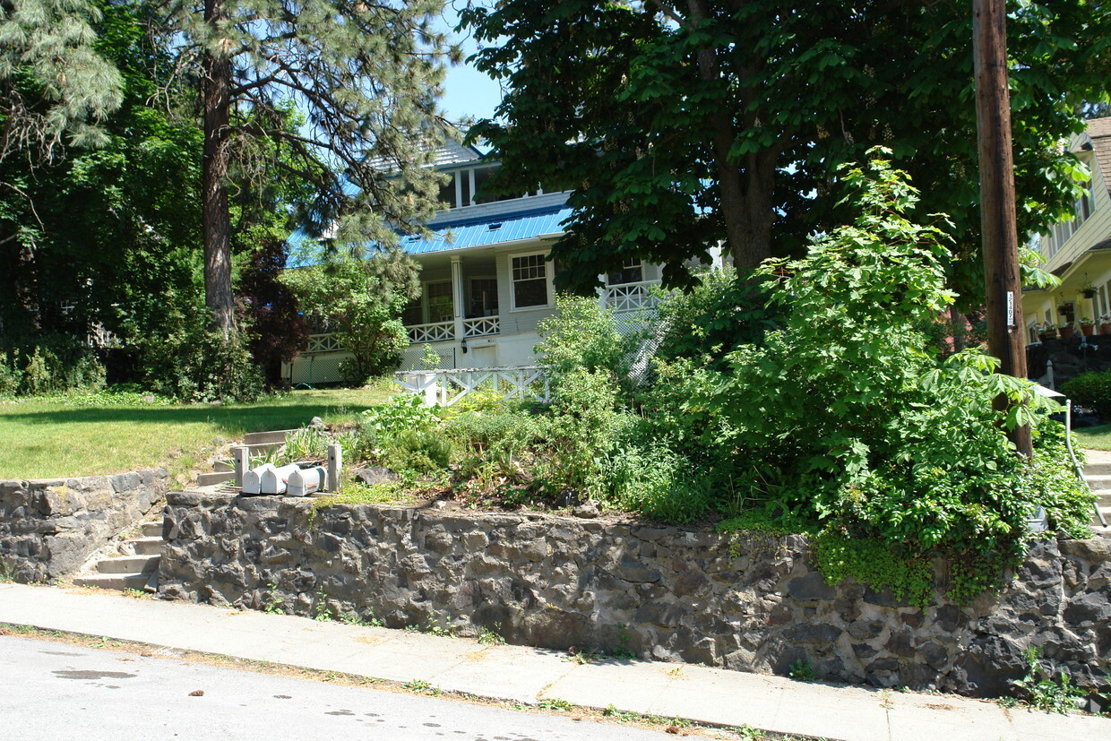 Foto del edificio - 839-843 W Cliff Dr