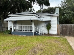 Building Photo - 579 Chestnut Dr
