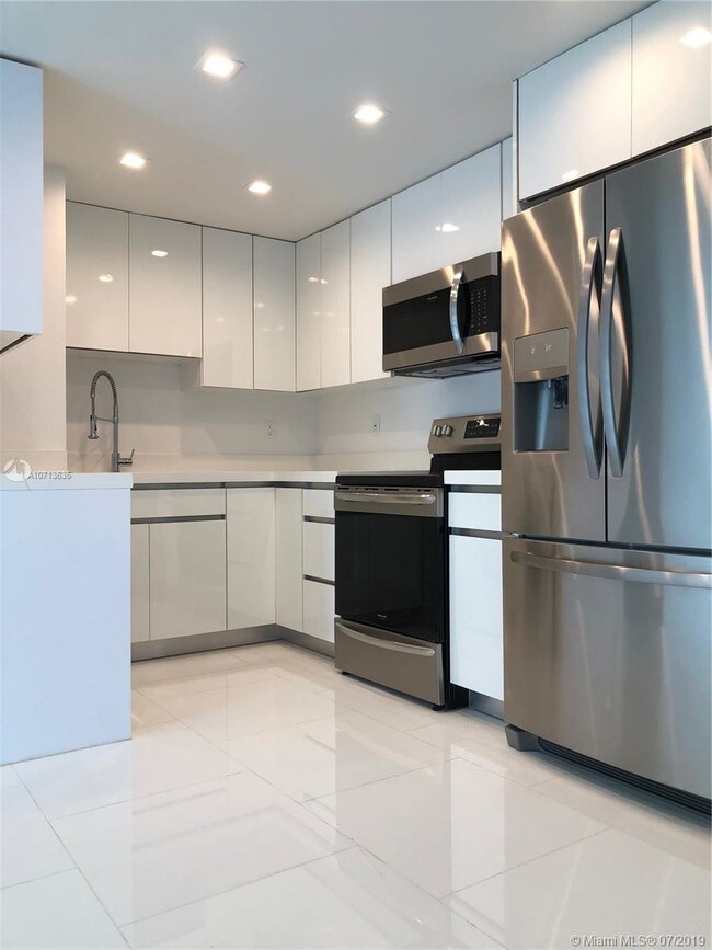 Foto del edificio - 3755 NE 167th St