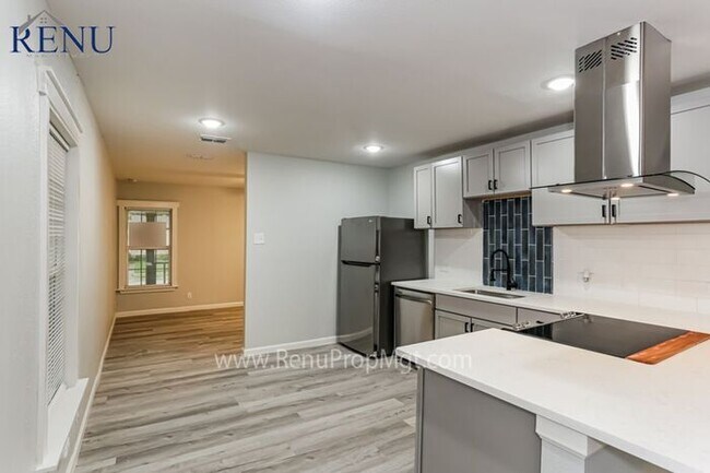 Foto del edificio - Available Now!