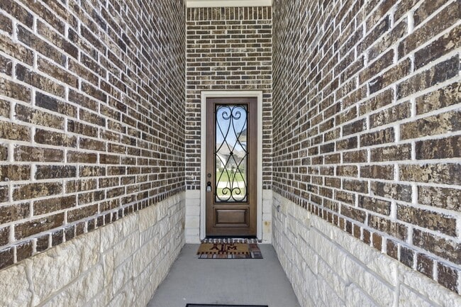 Foto del edificio - 2509 Kimbolton Dr