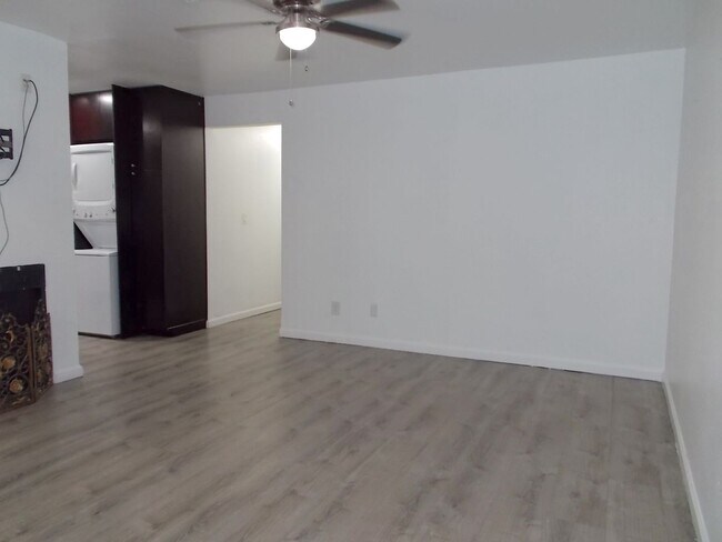 Foto del edificio - 6208 Ilanos Ln