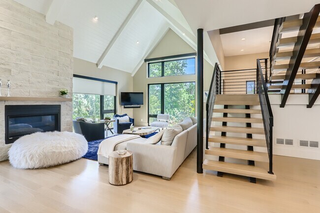 Foto del edificio - 2093 Tamarack Ave