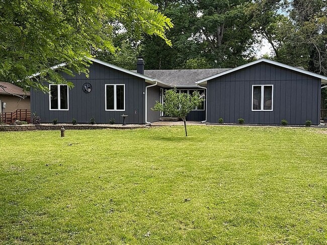 Building Photo - 5535 Chris Dr