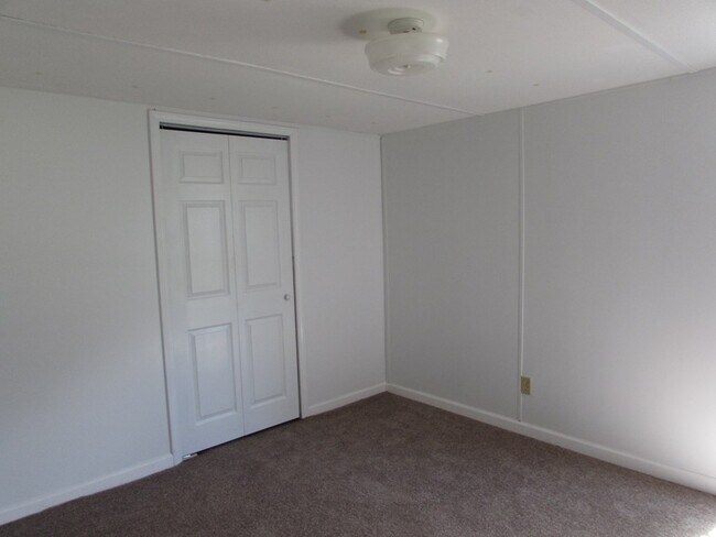 Building Photo - 5030 Kenleigh Dr