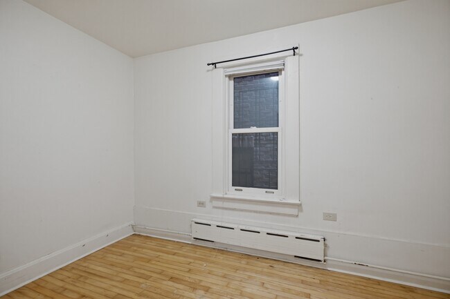 Foto del edificio - 1843 N Bissell St