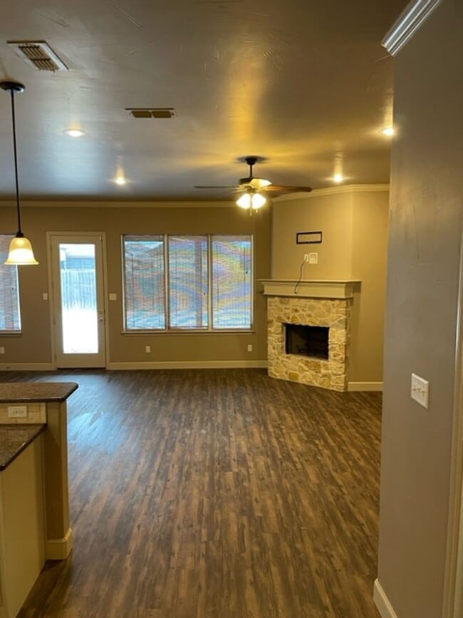 Foto del edificio - 4 bedroom in Wolfforth