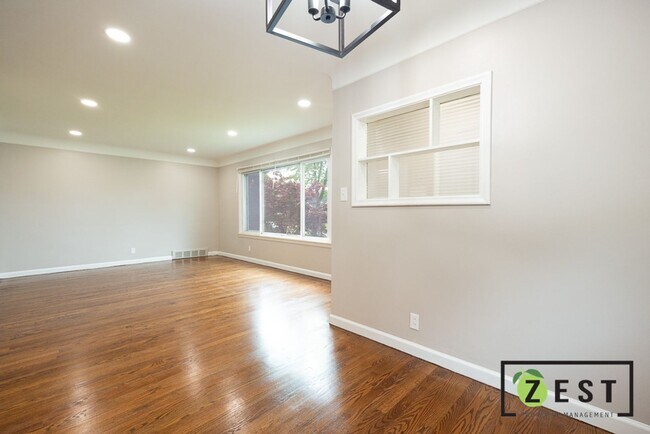 Building Photo - Welcome Home!