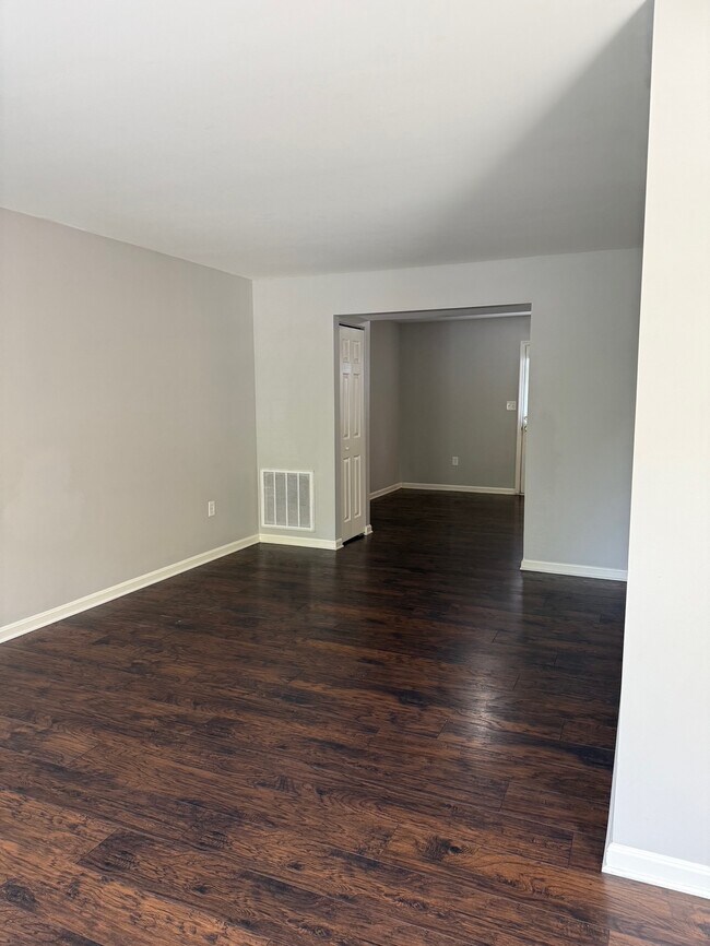 Foto del edificio - 391 Stonehedge Ln