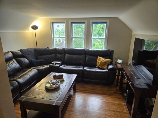 Living Room - 88 Nassau Ave