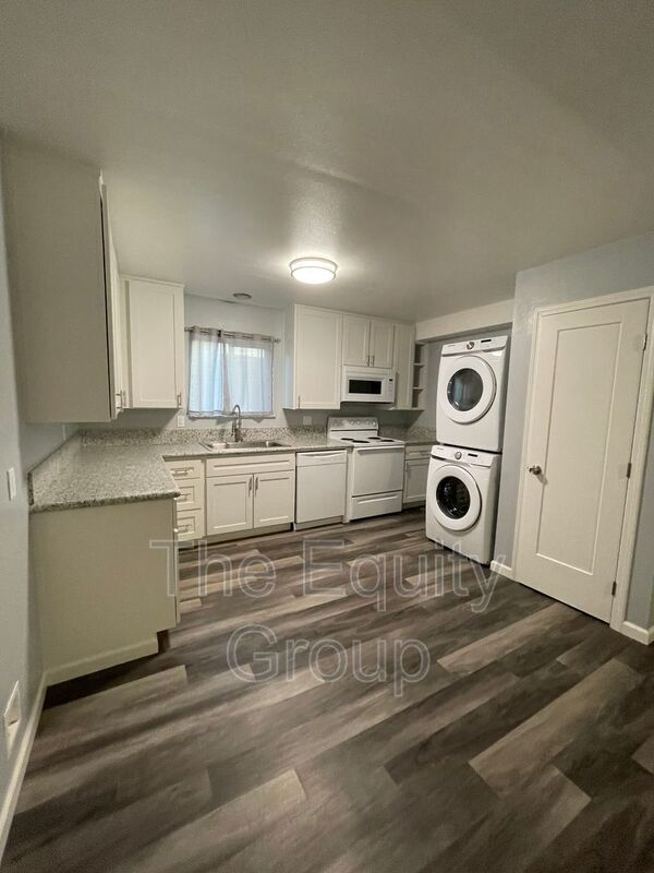 729 N Floral St Unit 3, Visalia, CA 93291 Condo for Rent in Visalia