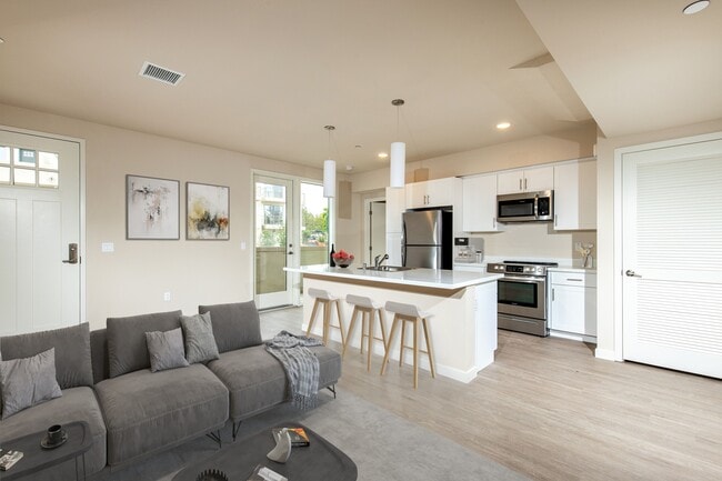 Building Photo - Breeze Hill Apartments