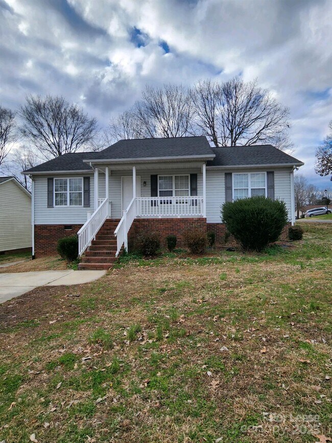 Building Photo - 5127 Daffodil Ln