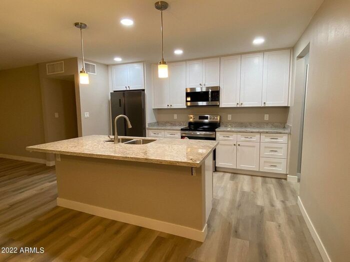 Foto principal - 1814 E Randall Dr