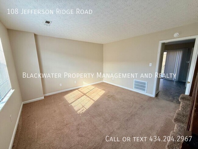 Foto del edificio - 108 Jefferson Ridge Rd